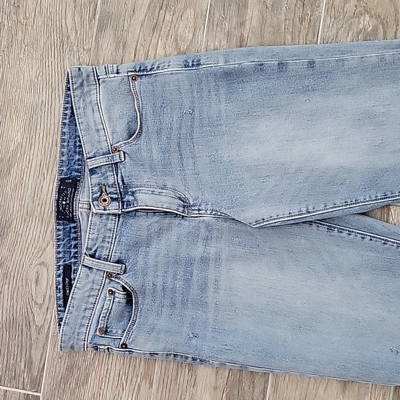 Lucky brand slightly distressed Capri size 8 - Picture 4 of 7